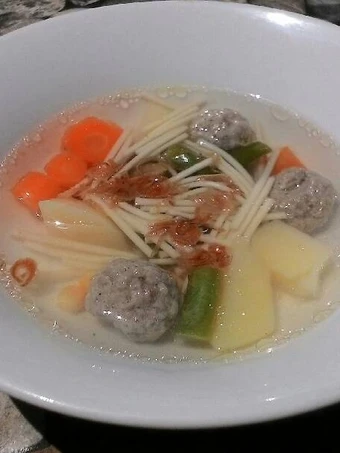 Langkah Gampang Menyiapkan Resep Sup sayuran + bola2 daging sapi praktis (no tumis/minyak/msg) Anti Ribet, Enak