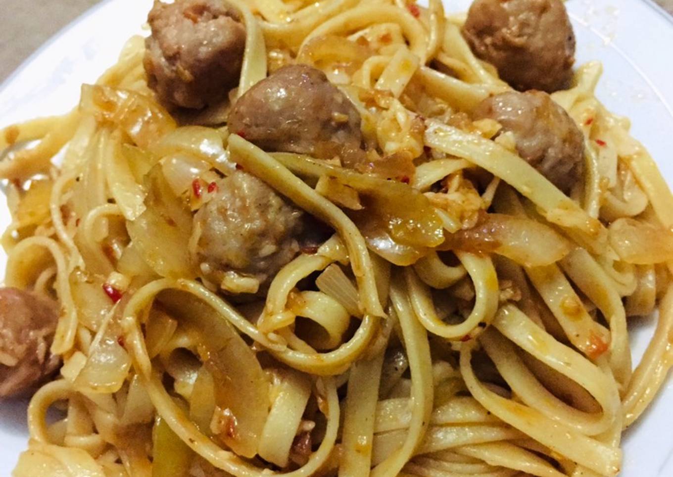 76. Fettuccine goreng bakso