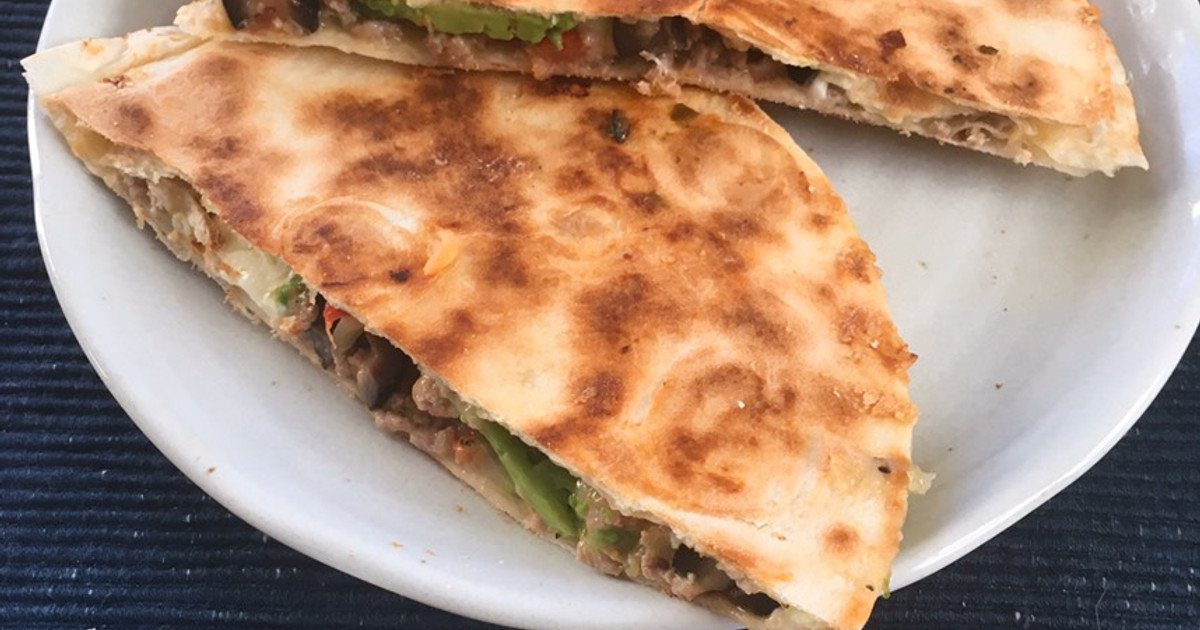 Quesadillas: Authentic Mexican Flavor, One Fold at a Time 🌮