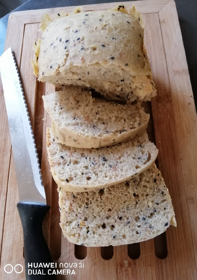 A picture of Machine Bread.