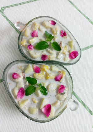 A picture of Yogurt fruit salad.