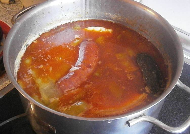 Berza andaluza (garbanzos con verdura y carne)