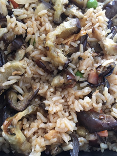 Una foto de Arroz seco con verduras