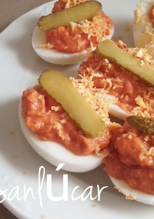 Una foto de Huevos rellenos tradicionales de la abuela Manoli