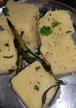 A picture of Khaman.