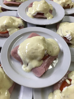 Una foto de Huevos tipo benedictino