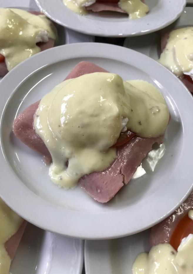 Una foto de Huevos tipo benedictino