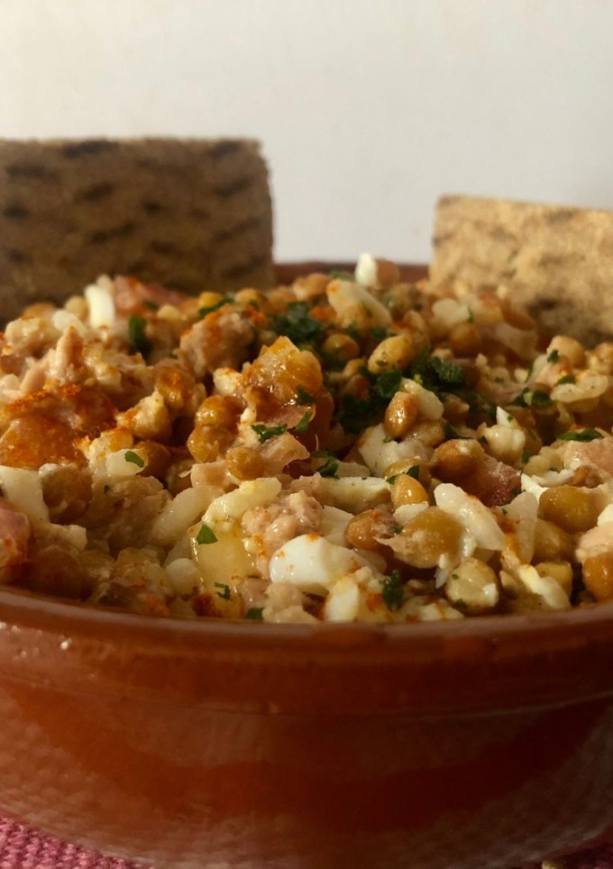 Una foto de Ensalada de lentejas y arroz