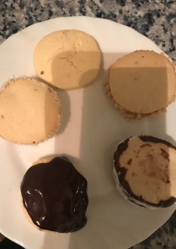 Una foto de Alfajores fáciles