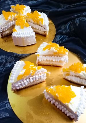 A picture of Pineapple pastry.