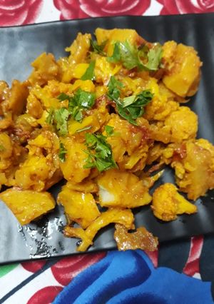 A picture of Potato cauliflower veg.