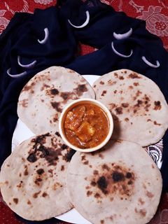तवा तन्दुरी रोटी (Tawa Tandoori Roti ki recipe in Hindi) रेसिपी मुख्य फोटो