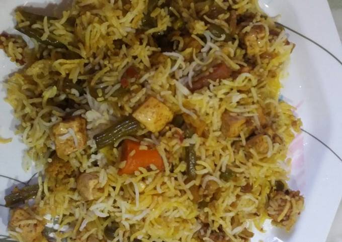 Veg paneer biryani with dry aloo bukhara