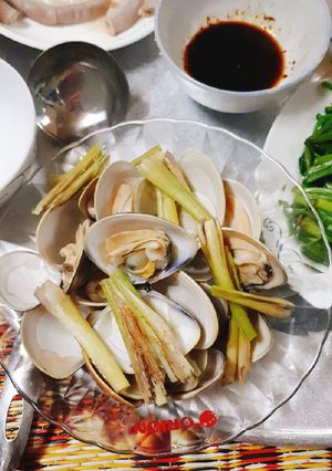 Hình của món Ngao đỏ hấp sả.