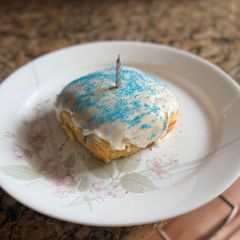 A picture of Single serving vanilla cake.