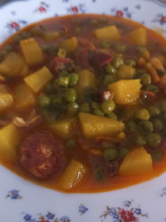 Una foto de Guiso de guisantes con patatas en Thermomix