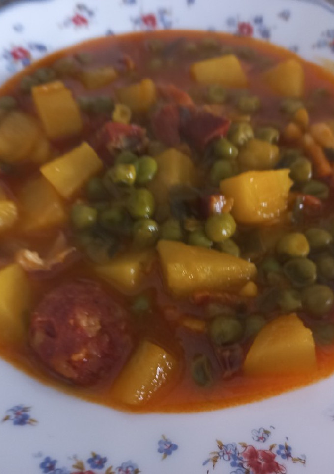 Una foto de Guiso de guisantes con patatas en Thermomix