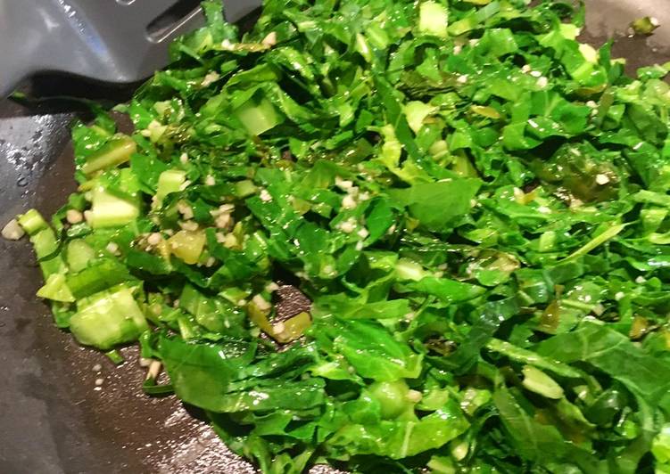 Steps to Make Favorite Pan Fried Greens With Garlic 🥬 🧄