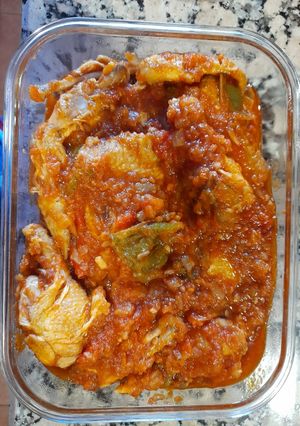 Foto principal de Tomatá extremeña con alitas de pollo