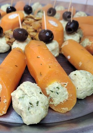 Una foto de Zanahorias Rellenas Un Plato Elegante y Sabroso