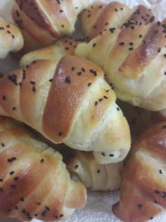 صورة لوصفة كرواسون مالحين محشيين بالجبن 😊😋😍