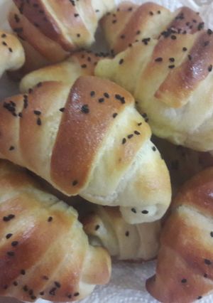 صورة لوصفة كرواسون مالحين محشيين بالجبن 😊😋😍