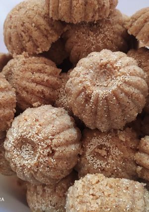 ચુરમા ના લાડુ (Churma Ladoo Recipe In Gujarati) રેસીપી મુખ્ય ફોટો