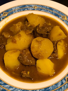 Una foto de Patatas Guisadas con Higaditos de Pollo (Thermomix)