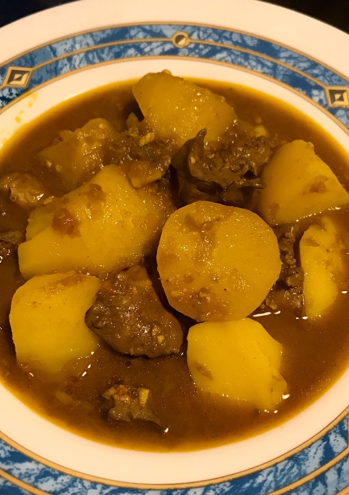 Una foto de Patatas Guisadas con Higaditos de Pollo (Thermomix)