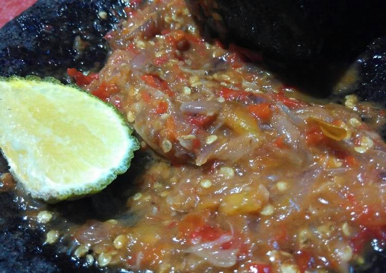 Cara Gampang Membuat Sambal terasi limau kuwit, Lezat