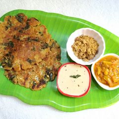 A picture of Spicy Spinach Adai.
