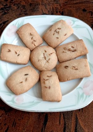 A picture of Zeera biscuits, bakery style 🫓🫓without oven.