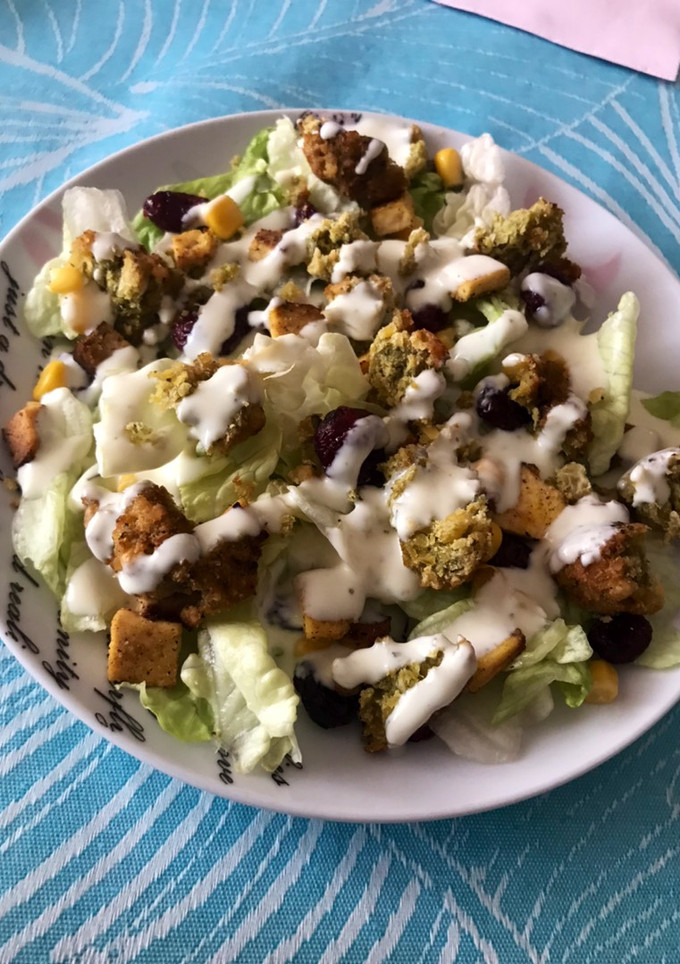 Una foto de Ensalada de falafel y tofu