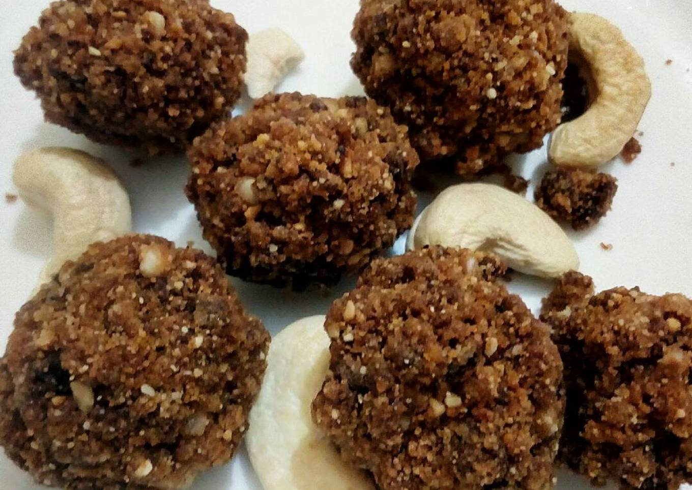 Sabudana laddoo (with plum jaggery)