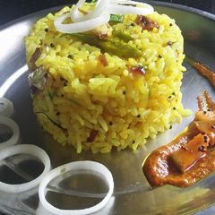 A picture of Fodnicha Bhat.