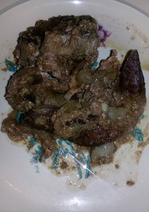 A picture of Liver with onion.