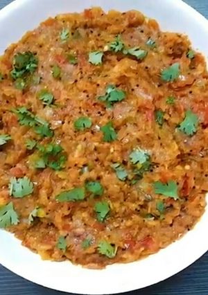 રીંગણ નું ભરથું (Ringan Bhartu Recipe In Gujarati) રેસીપી મુખ્ય ફોટો