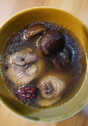 香菇雞湯 的食譜成品照片