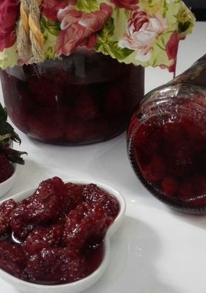 عکسی از دستور مربای توت فرنگی منصوره پز
