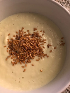 Una foto de Puré de coliflor, puerro y repollo