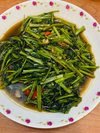 Bagaimana Membuat Tumis kangkung orang malas yang Menggugah Selera