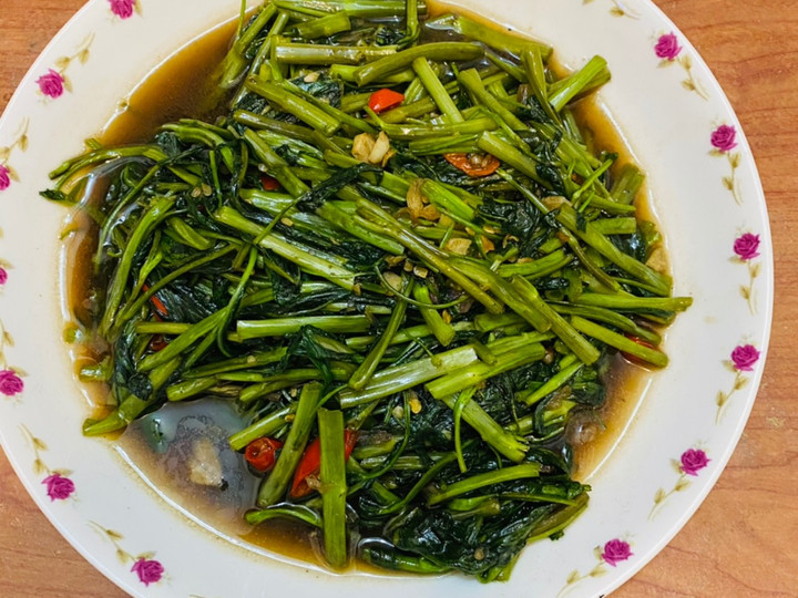 Bagaimana Membuat Tumis kangkung orang malas yang Menggugah Selera