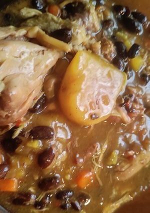 Una foto de Judías pintas con patatas, preparado para guisos y habas