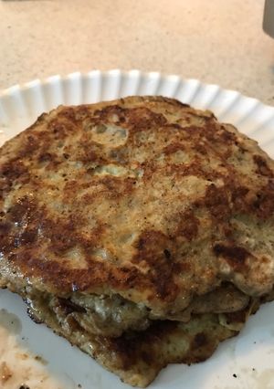 A picture of Banana Pancakes (no flour).