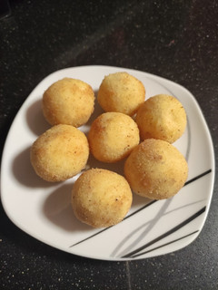 Una foto de Bolas de patata para guarnición