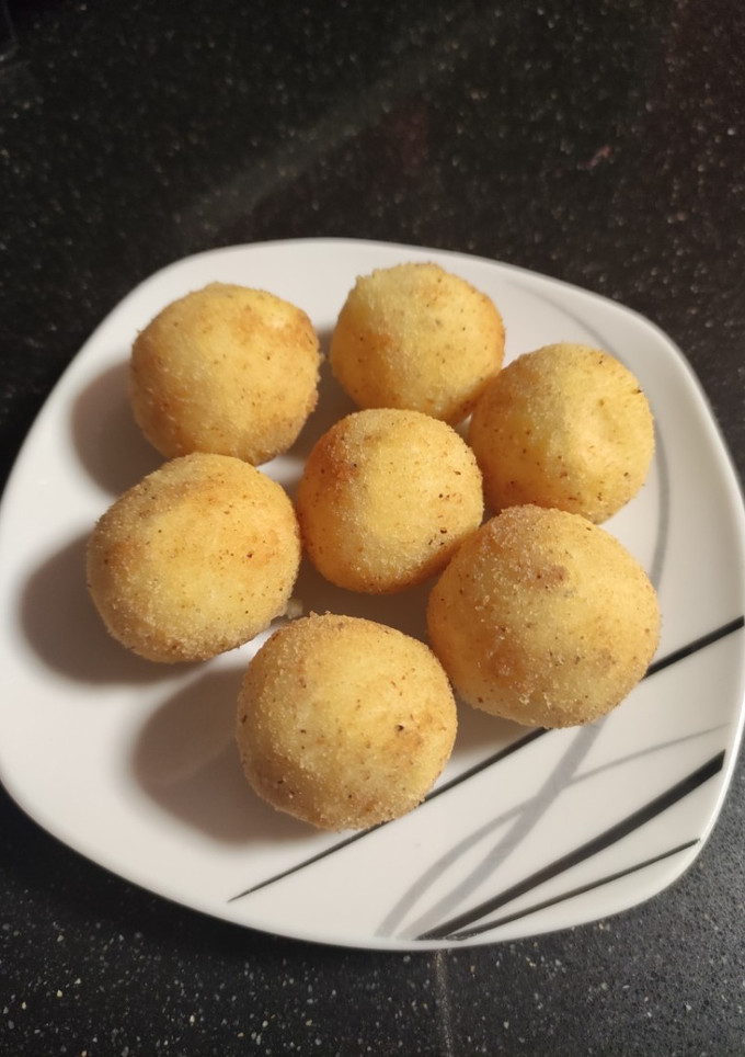 Una foto de Bolas de patata para guarnición