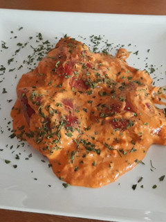 Una foto de Pimientos de piquillo rellenos de atún (en salsa de pimientos)