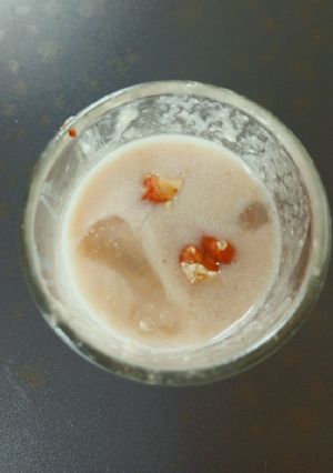 Una foto de Postre fresco y saludable de banana y almendras 🍌 🥣