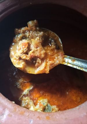 A picture of Beef handi matka gosht.