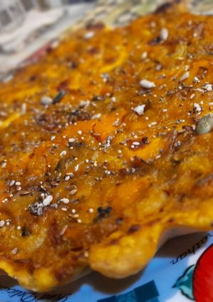 Una foto de Tarta de zapallo, zanahoria y cebolla caramelizada🥕🧅🍽